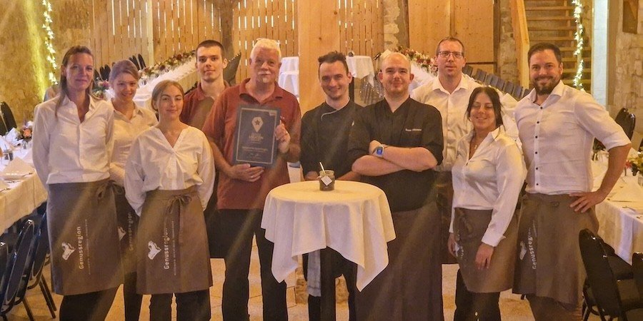 Bergtrotte Osterfingen | 8.7 Punkte | Ausgezeichnete Hochzeitslocation