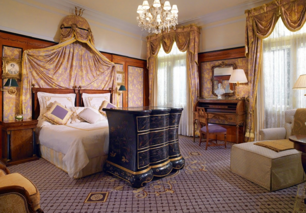 Hotel Bristol